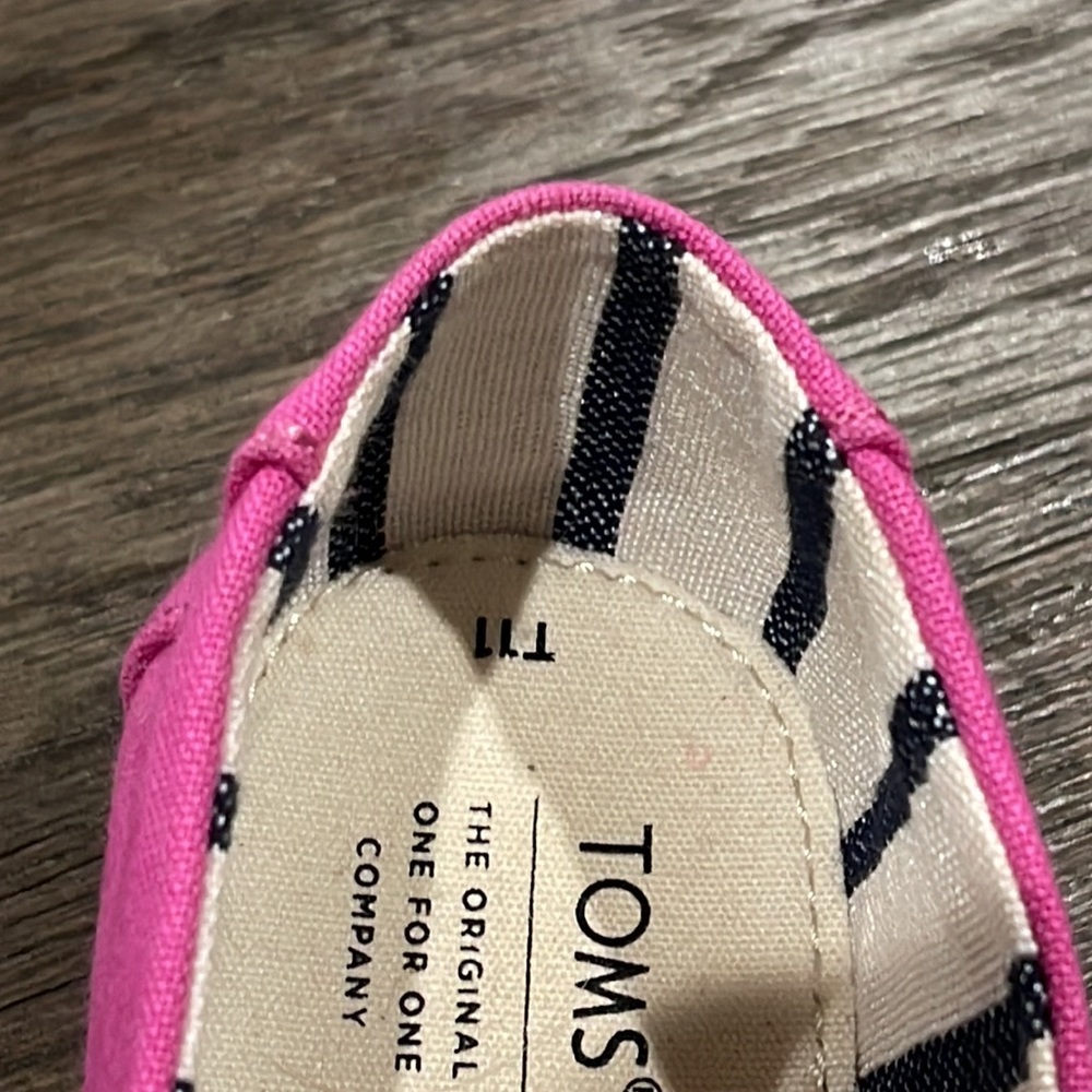 Pink Toms - Picture 5 of 5